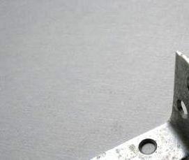 Металлический уголок для крепления бруса - модель 2