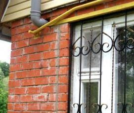 Металлический уголок на балконе - тип 2