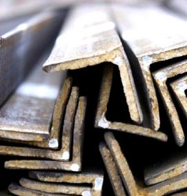 Металлический уголок с отверстиями - вариант 4