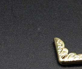 Металлический уголок: золото - тип 4