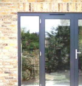 Межкомнатные алюминиевые двери со стеклом - тип 2