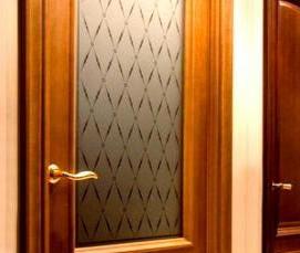 Межкомнатные двери с окном сверху - вариант 2