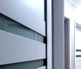 Межкомнатные двери серые со стеклом - вариант 2