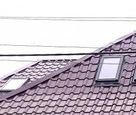 Монтаж мансардного окна в металлочерепицу - модель 4