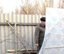 Монтаж поликарбоната на торцы теплицы - модель 3