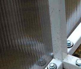 Монтаж поликарбоната на торцы теплицы - модель 2