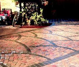 Мощение дорожек тротуарной плиткой - вариант 1