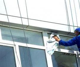 Мытье остекления методом промышленного альпинизма - тип 3