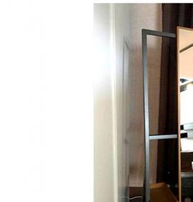 Напольное зеркало в прихожую - вариант 1