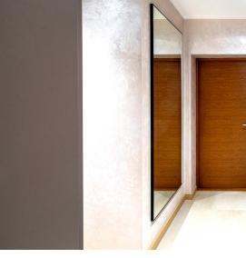 Напольное зеркало в прихожую - вариант 4