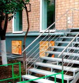 Наружные металлические лестницы - модель 4