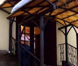 Над балконом - тип 4