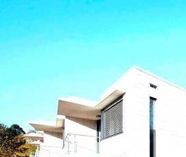 Навесной вентилируемый фасад из керамогранита - модель 1