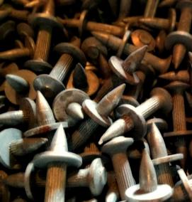 Оцинкованные дюбеля - модель 4