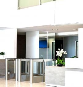 Оргстекло на ресепшн - модель 4