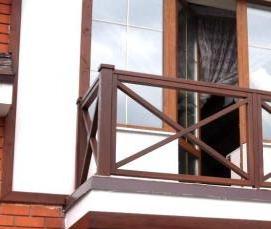 Отделка балкона деревянными рейками - вариант 4