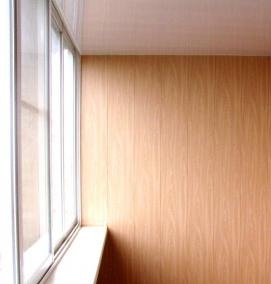 Отделка балкона пластиковыми панелями - вариант 3