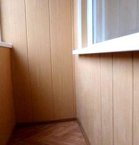 Отделка балкона пластиковыми панелями - вариант 2