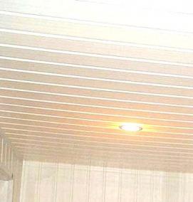 Отделка потолка панелями пвх - вариант 3