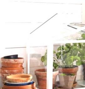 Парник в квартире для рассады с подсветкой - тип 3