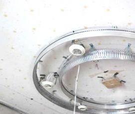 Парящий натяжной потолок с подсветкой по периметру - модель 4