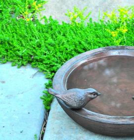 Поилка для птиц из бетона - тип 3