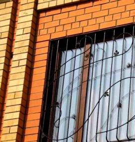 Поликарбонатные решетки на окна - тип 1