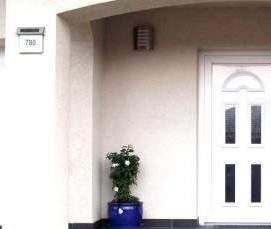 Полуторные входные двери для частного дома - тип 4