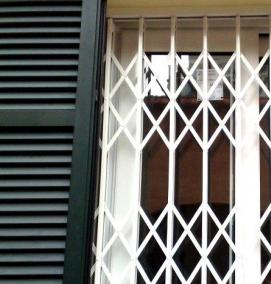 раздвижные металлические решетки на окна - модель 3