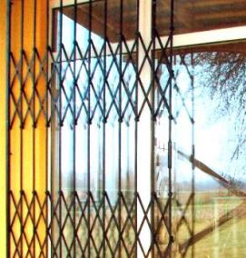 раздвижные решетки на окна гармошка с направляющими - модель 2