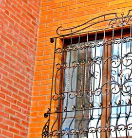 решетки на окна из полосы - модель 4