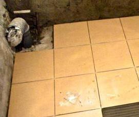 стяжка пола под ванну - вариант 1