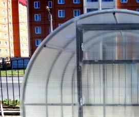 теплицы из поликарбоната из оцинкованного профиля - тип 1