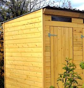 туалет и хозблок под одной крышей - модель 1