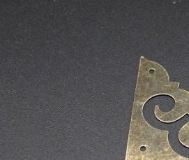 уголки мебельные металлические с накладками - тип 3