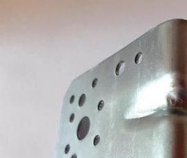 уголок металлический крепежный с отверстиями - тип 2