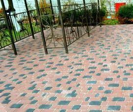 укладка тротуарной плитки в гараже - модель 1