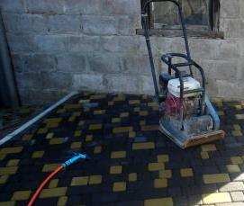 укладка тротуарной плитки во дворе - тип 2