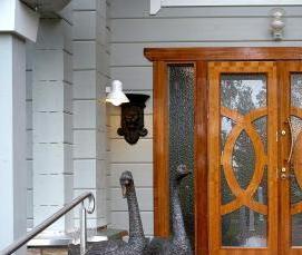 уличные входные двери для частного дома - вариант 1