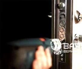 установка цилиндрового замка - вариант 1