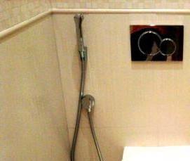 установка гигиенического душа на унитаз - модель 2