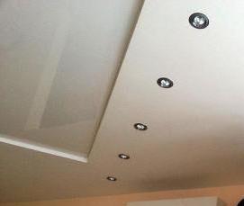 установка карниза на натяжной потолок - вариант 3