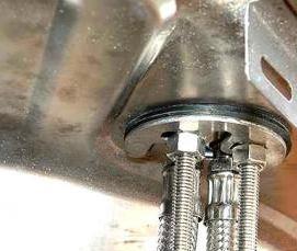 установка кухонного смесителя - модель 2