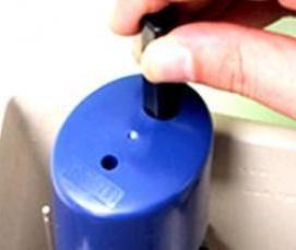 установка поплавка в бачок унитаза - модель 1