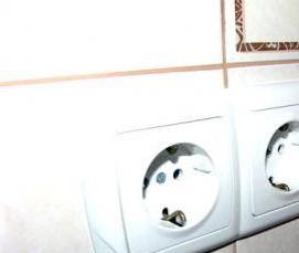 установка розетки для стиральной машины в ванной - модель 2