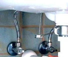 установка слива раковины на кухне - вариант 3