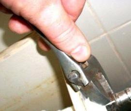 установка сливной арматуры унитаза - вариант 2