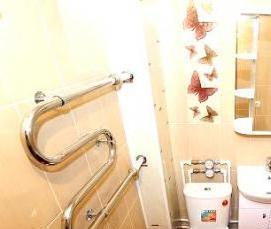 установка смесителя в душевой кабине - вариант 4