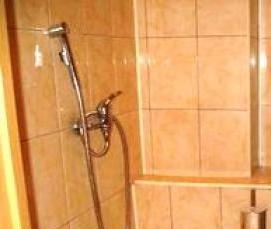 установка смесителя в туалете - модель 3