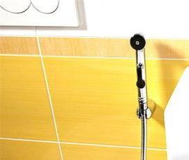 установка смесителя в туалете - модель 2